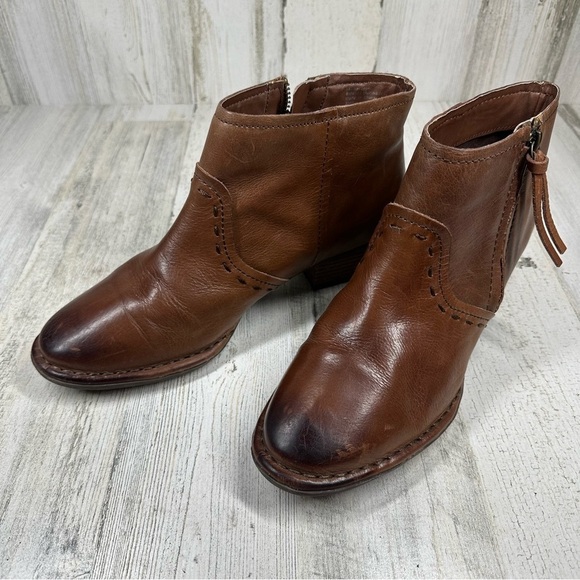 Giani Bernini Alvin Leather Ankle Distressed Booties #478 - Picture 1 of 13